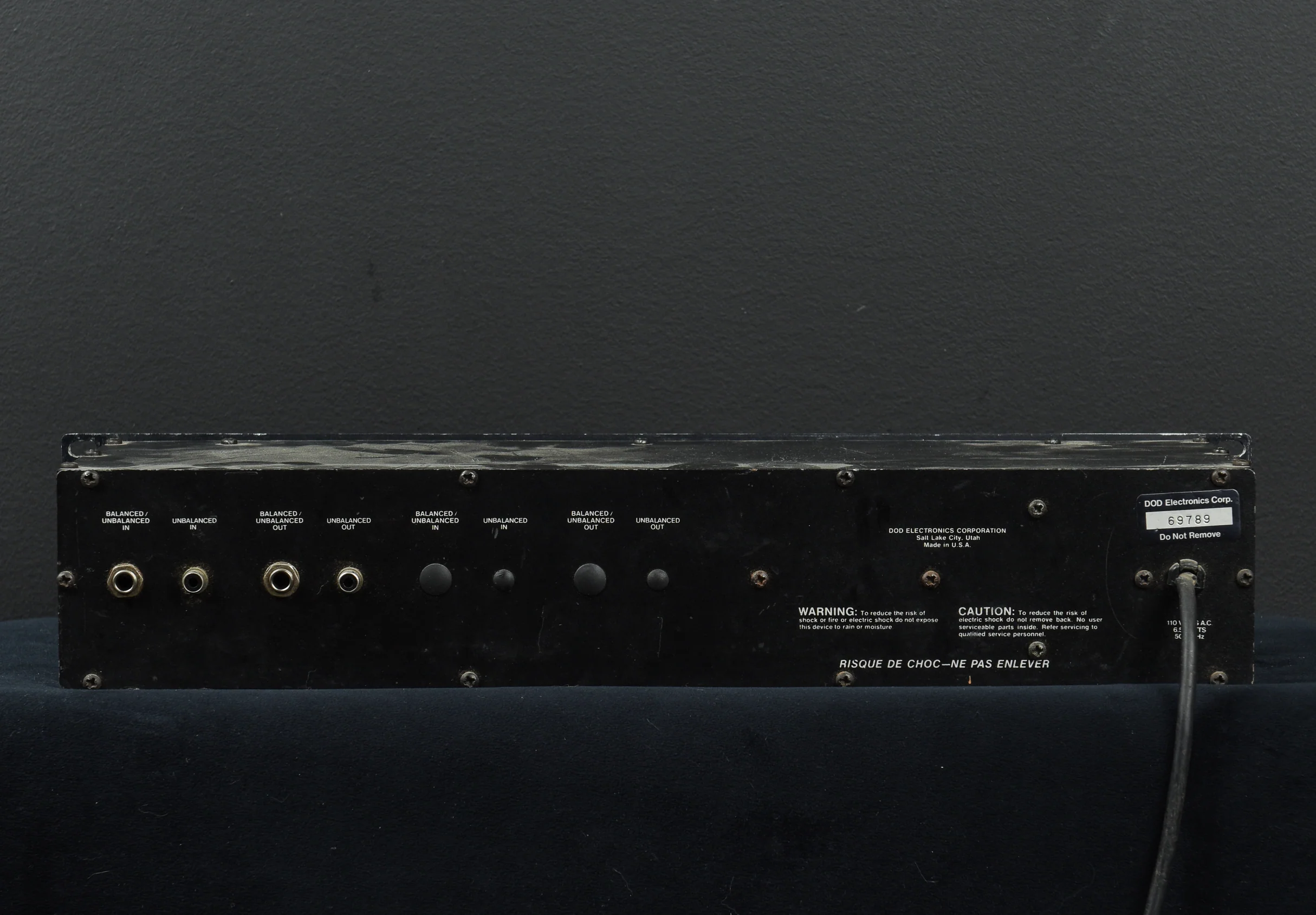R-831 Graphic EQ, Recent - Image 2
