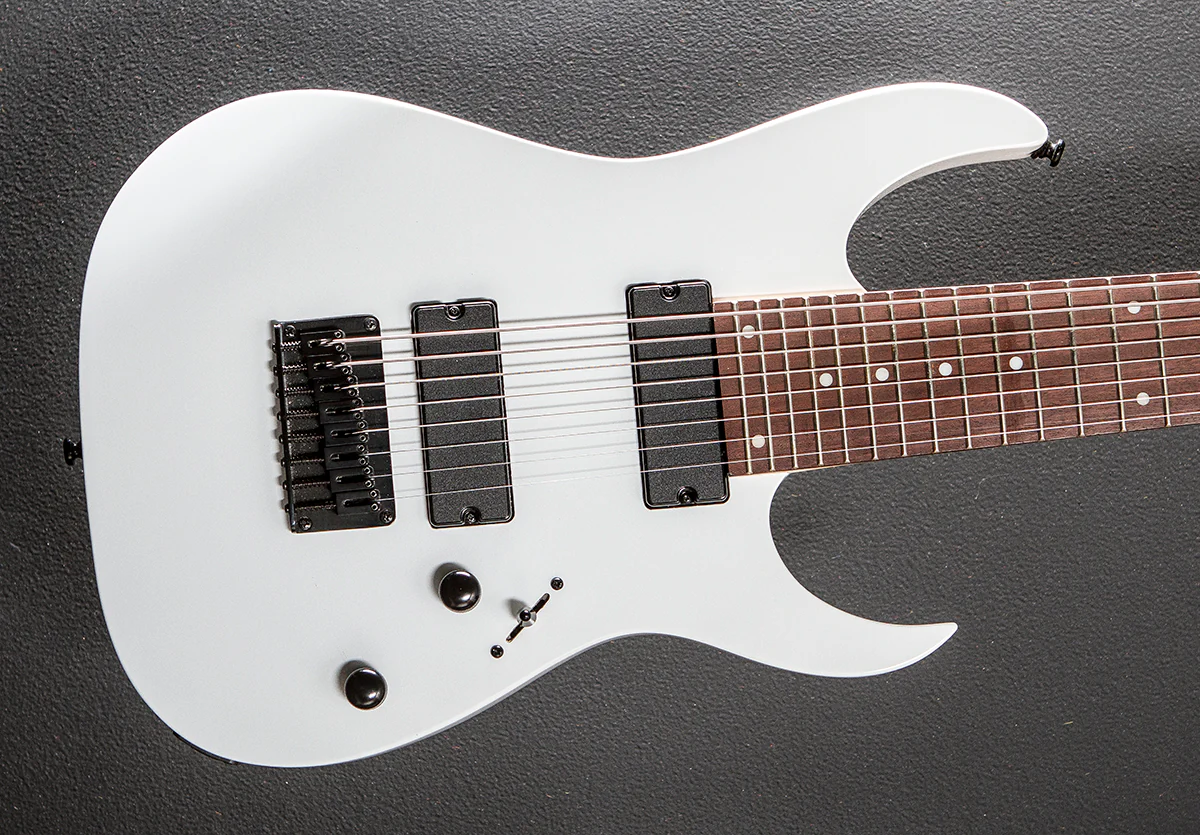 RG8 – White
