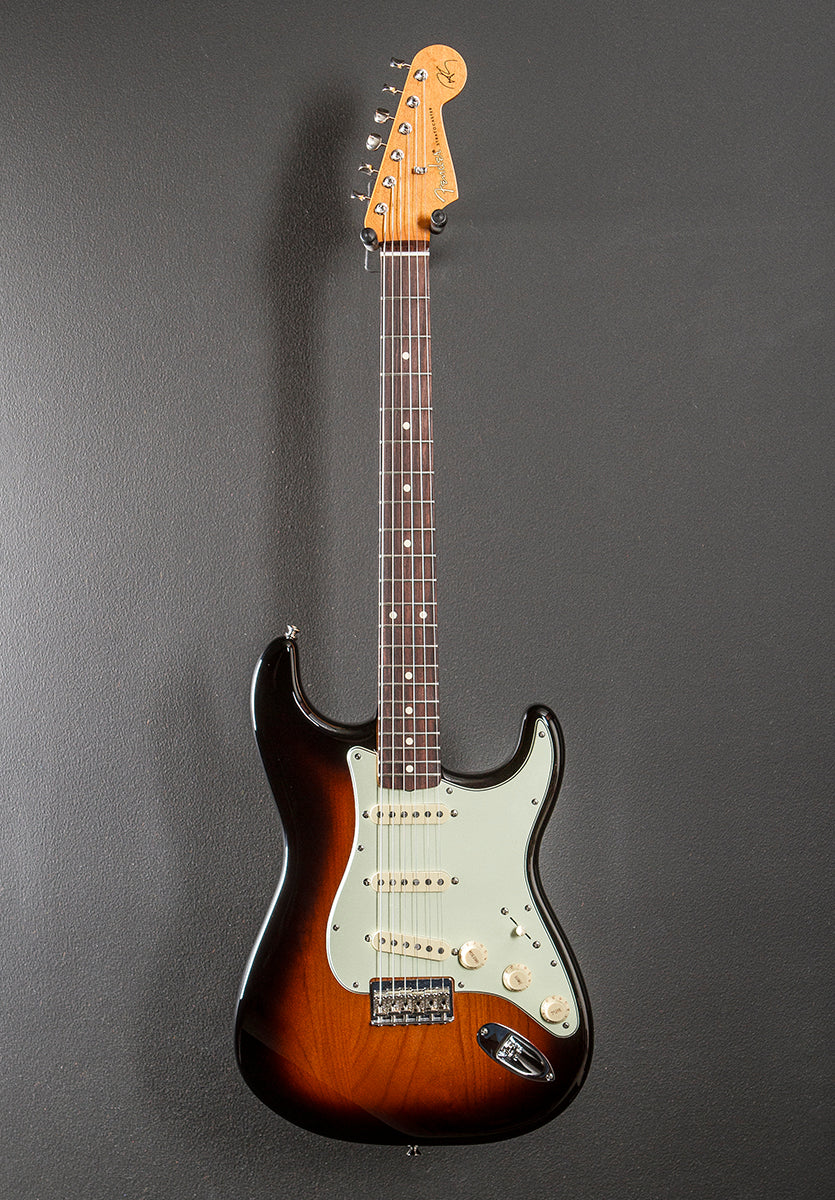 Robert Cray Stratocaster - 3 Color Sunburst - Image 3