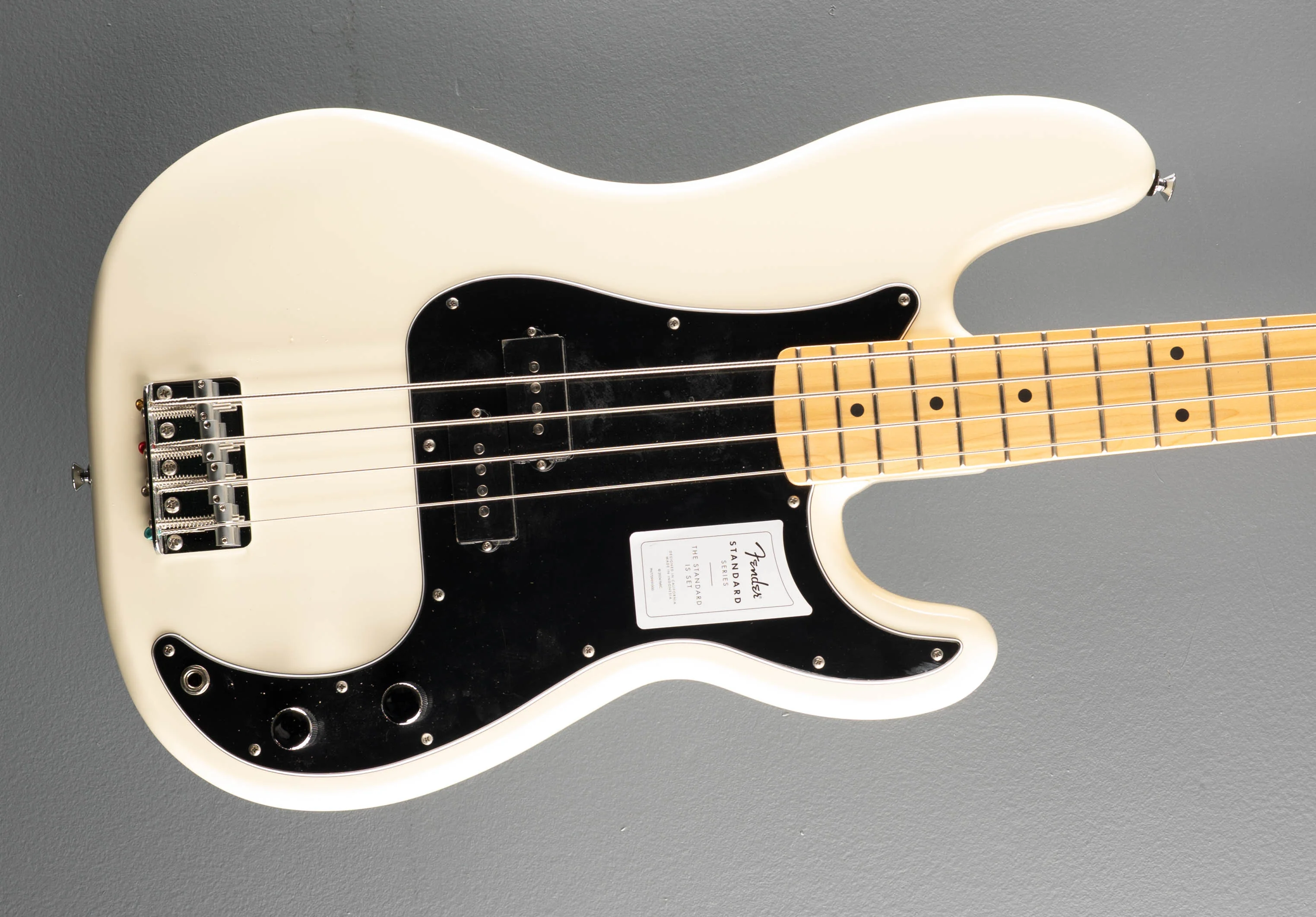 Standard Precision Bass - Olympic White w/Maple