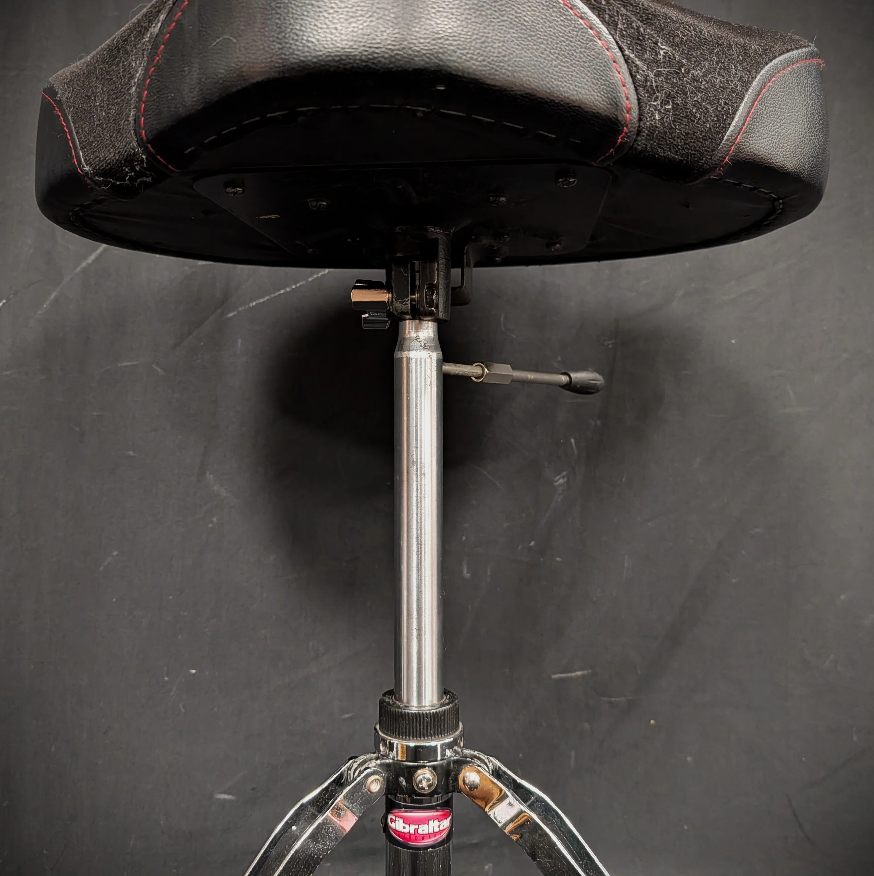 Tractor Style Seat Hydraulic Throne - Image 4