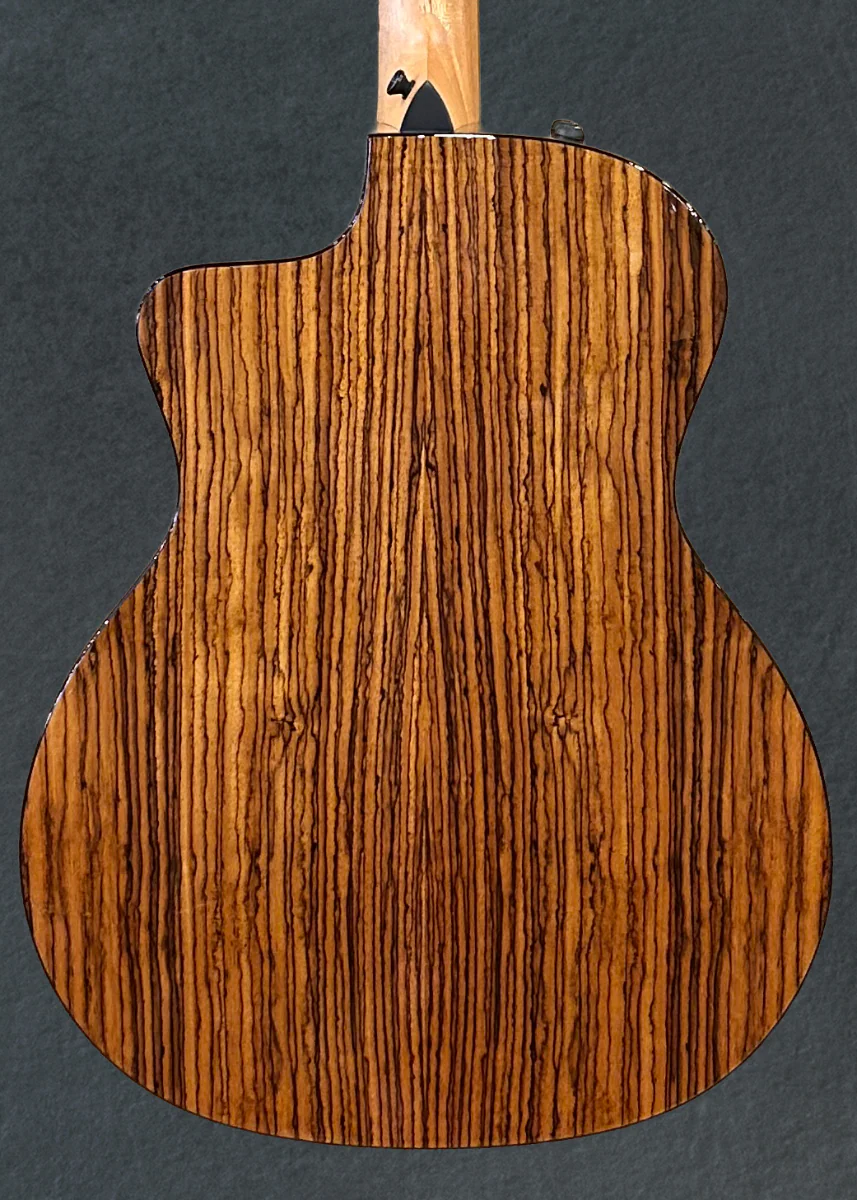 USED 214CE Plus '26 - Image 4