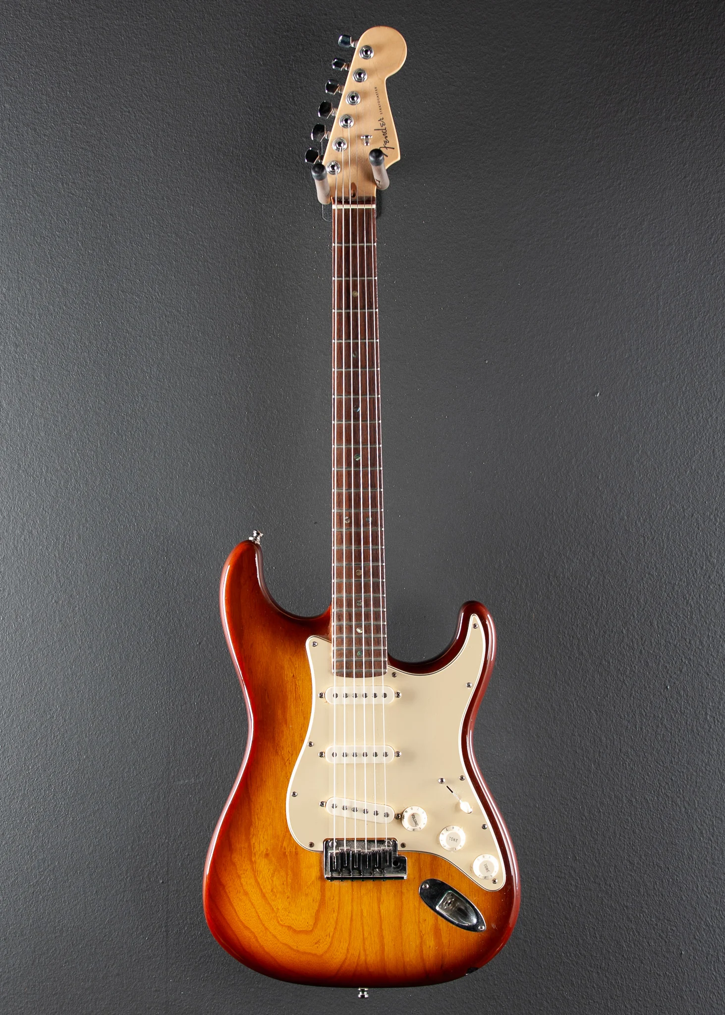 Used American Deluxe Stratocaster '06 - Image 2