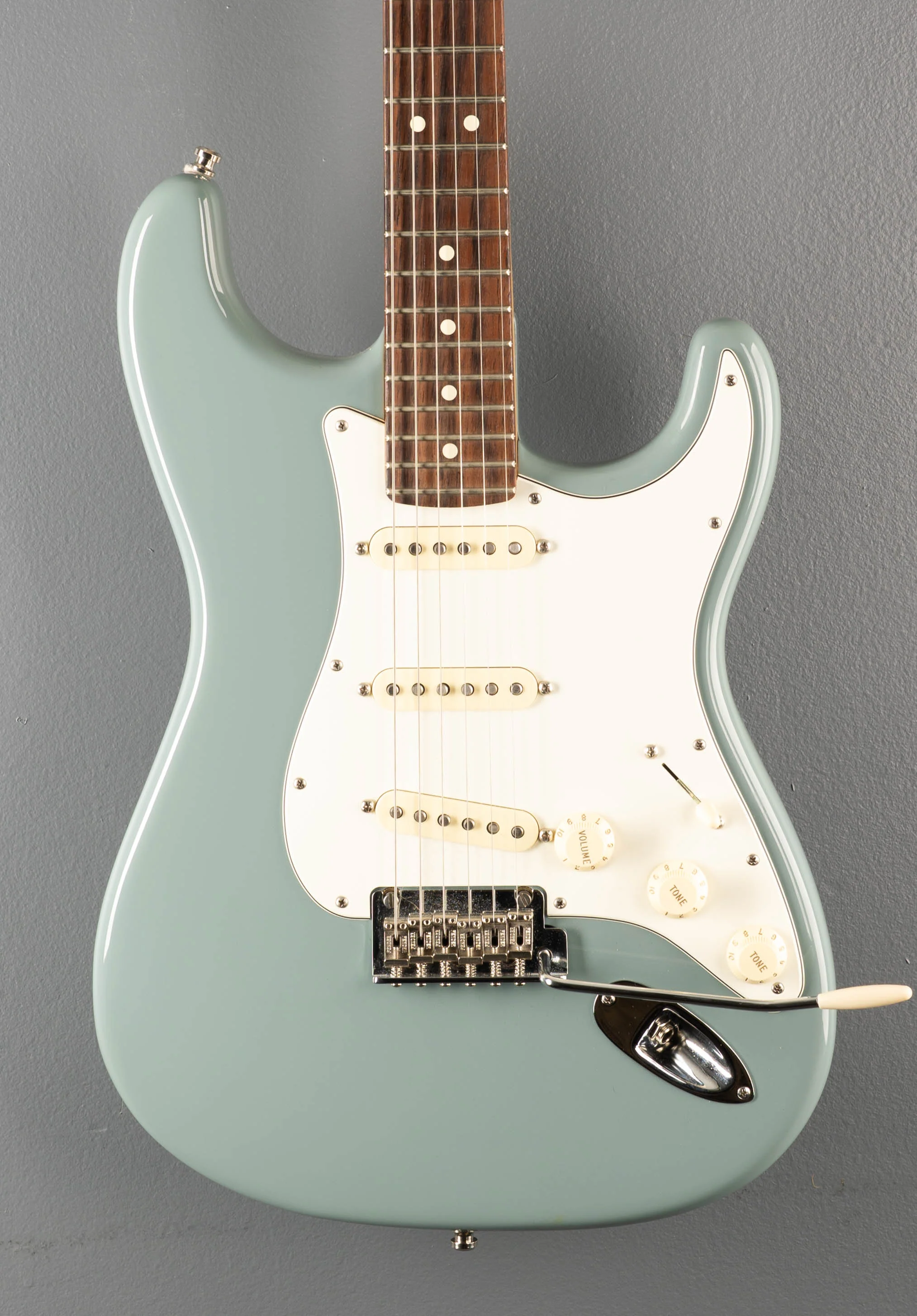 Used American Professional Stratocaster, '16 - Image 2