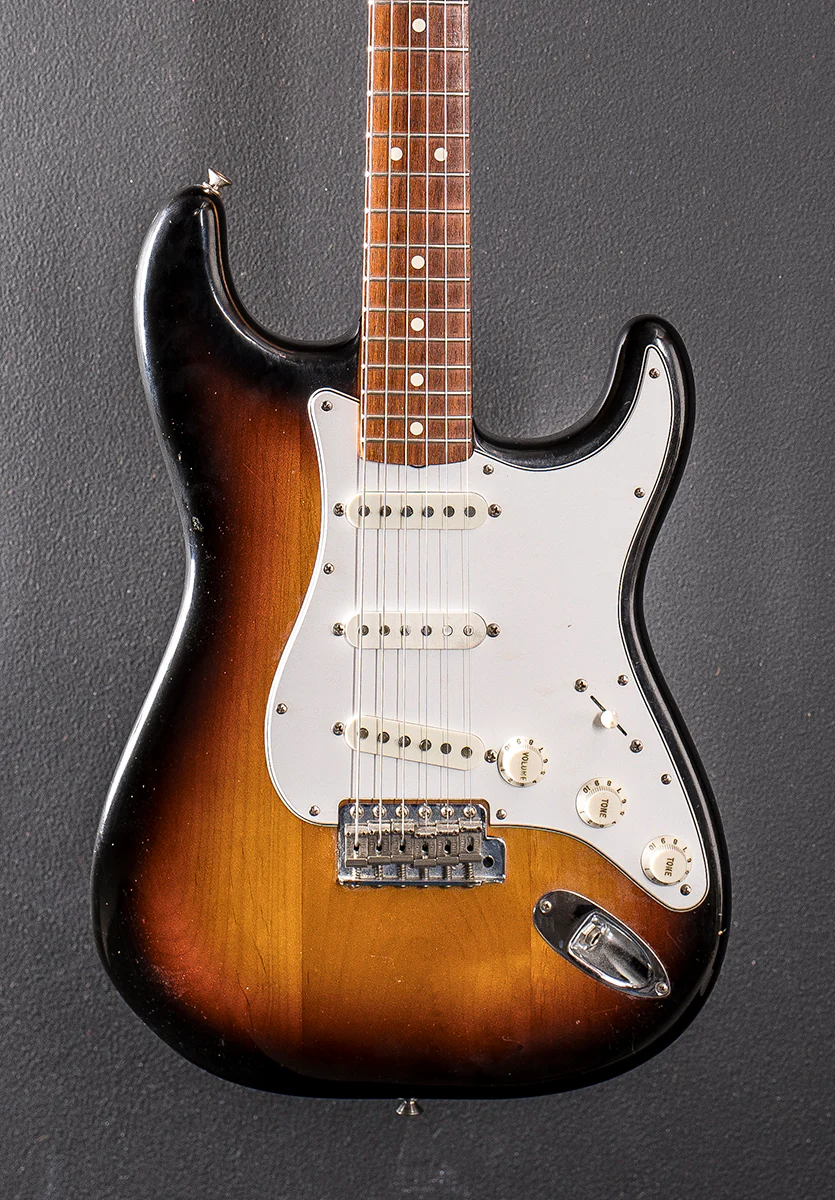 Used American Vintage '62 Reissue Strat '82 - Image 2