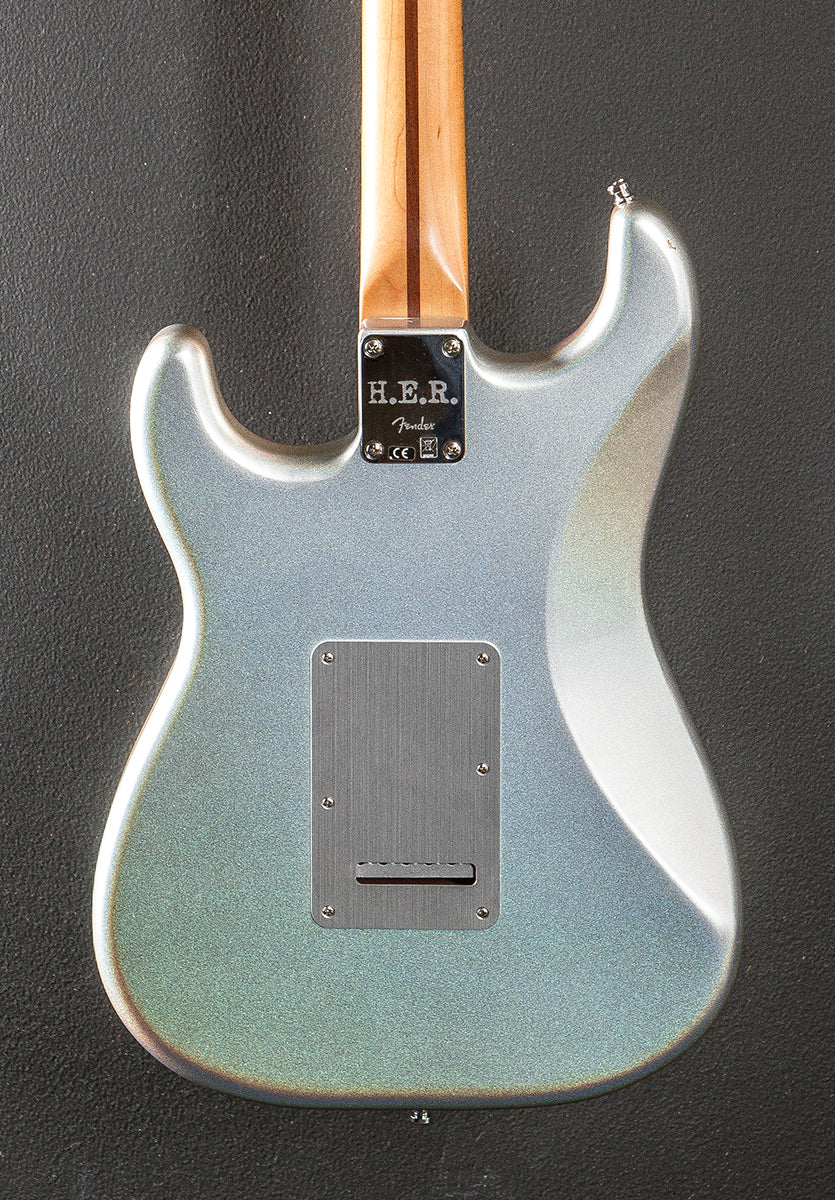 Used H.E.R. Strat '20 - Image 4