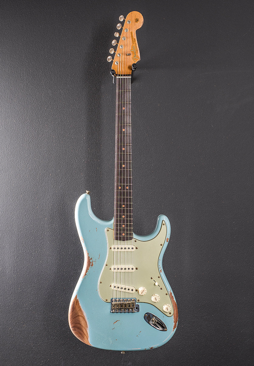 Used Limited Edition L Series 1964 Heavy Relic Strat '25 - Image 3
