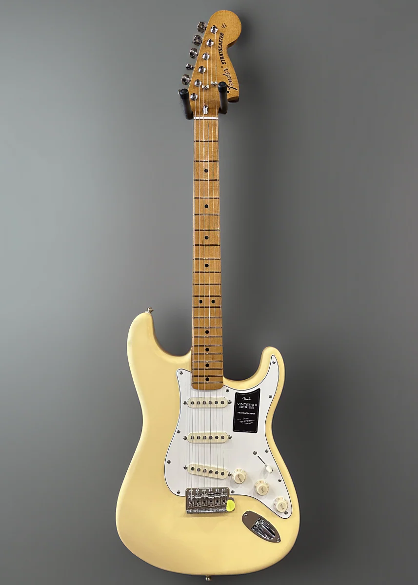 Vintera II 70's Stratocaster - Vintage White - Image 3