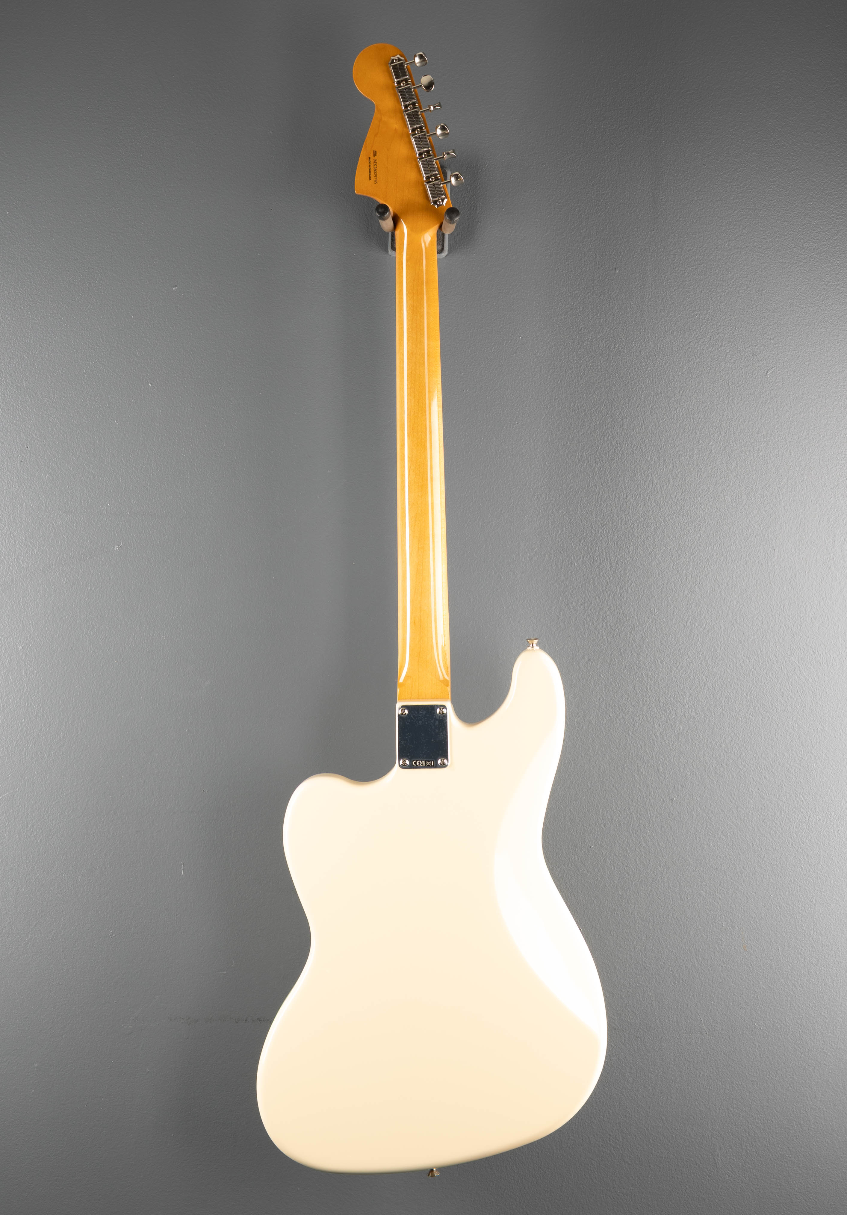 Vintera III Early '60s Bass VI - Olympic White - Image 5
