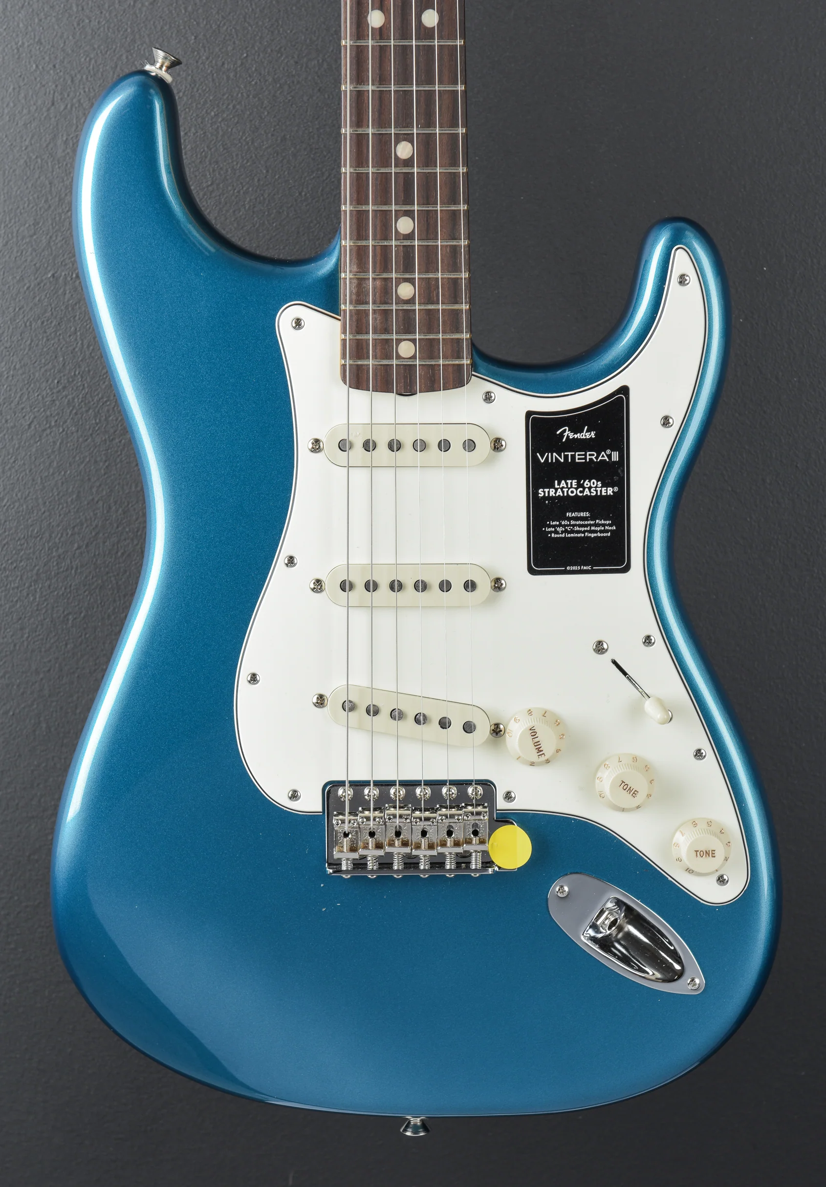 Vintera III Late 60's Stratocaster - Image 2